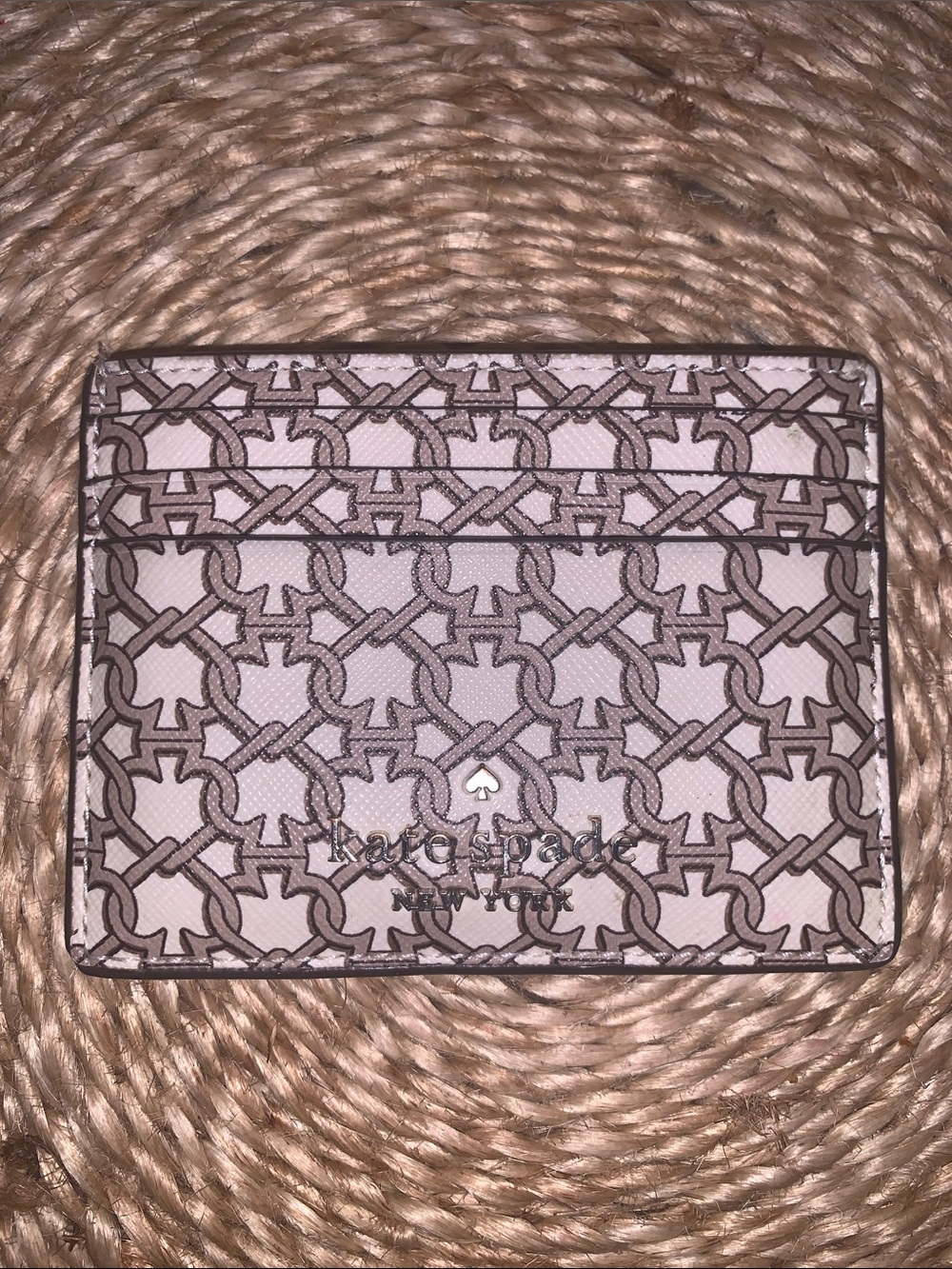 kate spade New York Linked Spade Patterned Cardholder in white multi